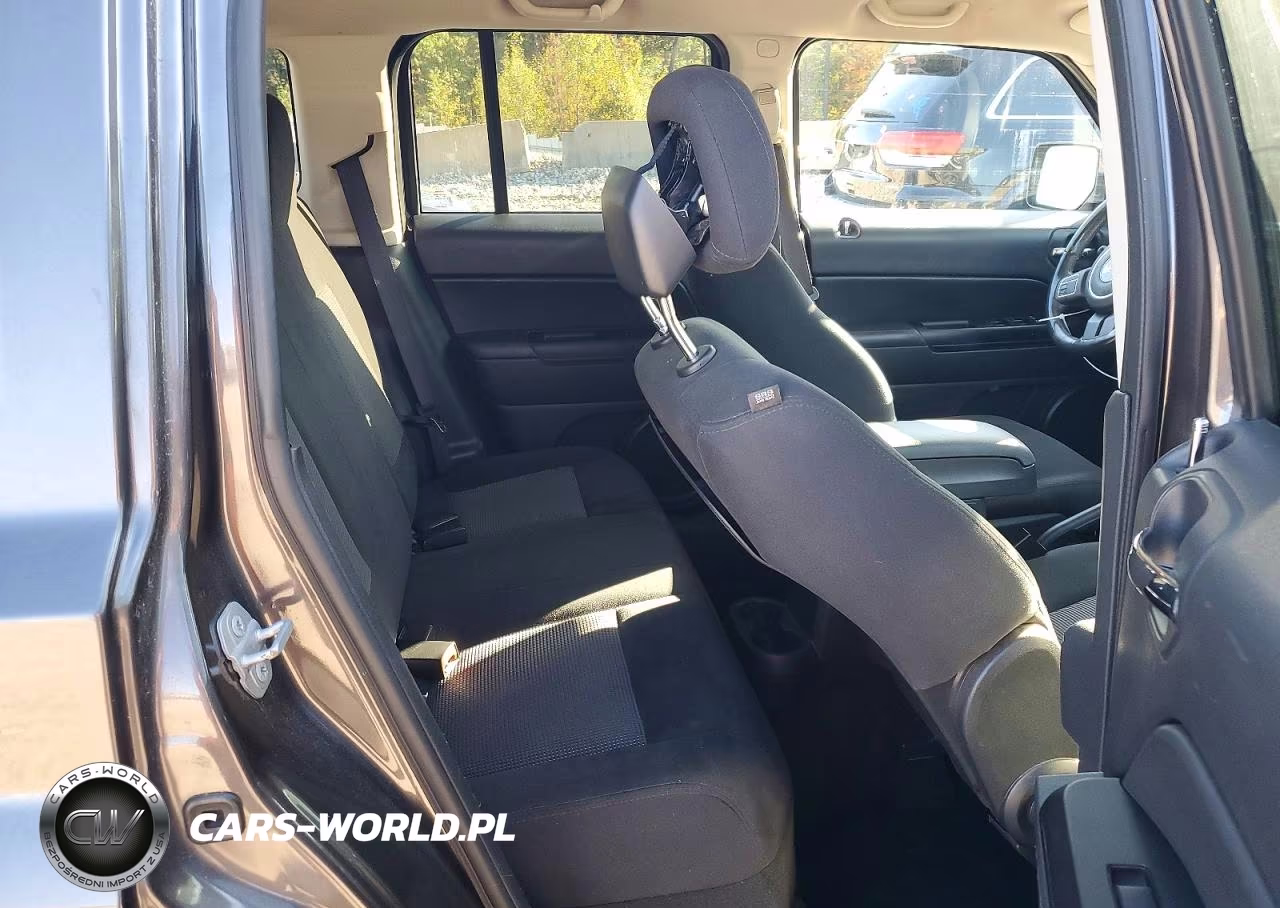 2014 Jeep Patriot Latitude VIN:1C4NJRFB6ED892450 - 11
