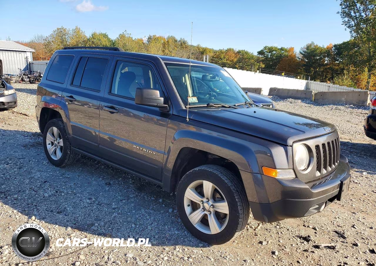 2014 Jeep Patriot Latitude VIN:1C4NJRFB6ED892450 - 4