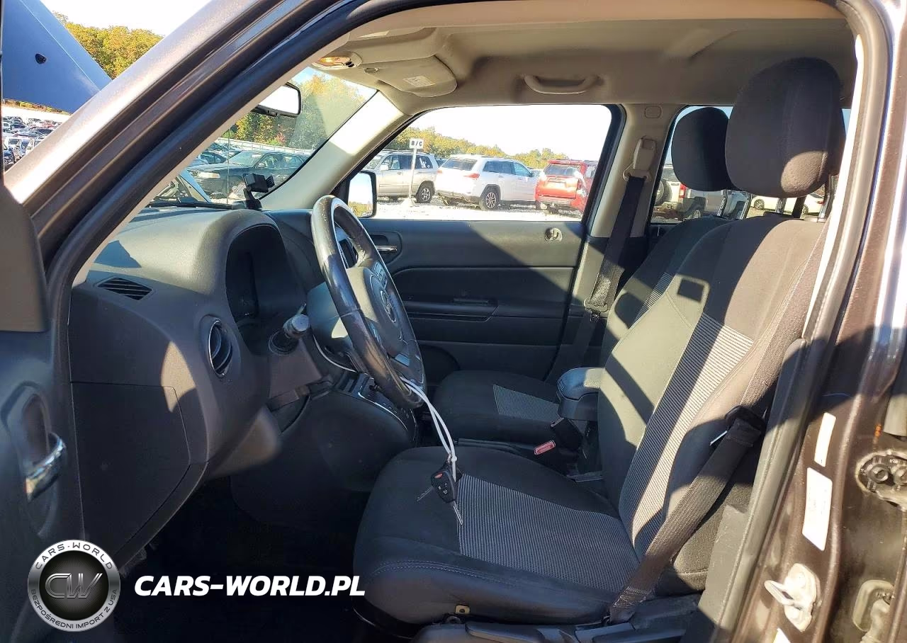 2014 Jeep Patriot Latitude VIN:1C4NJRFB6ED892450 - 7