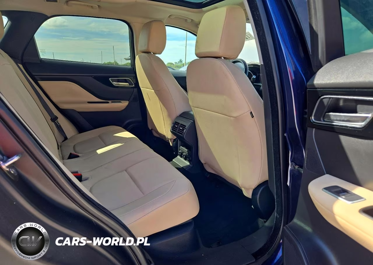2018 Jaguar F-Pace Premium VIN:SADCJ2FN8JA274264 - 11