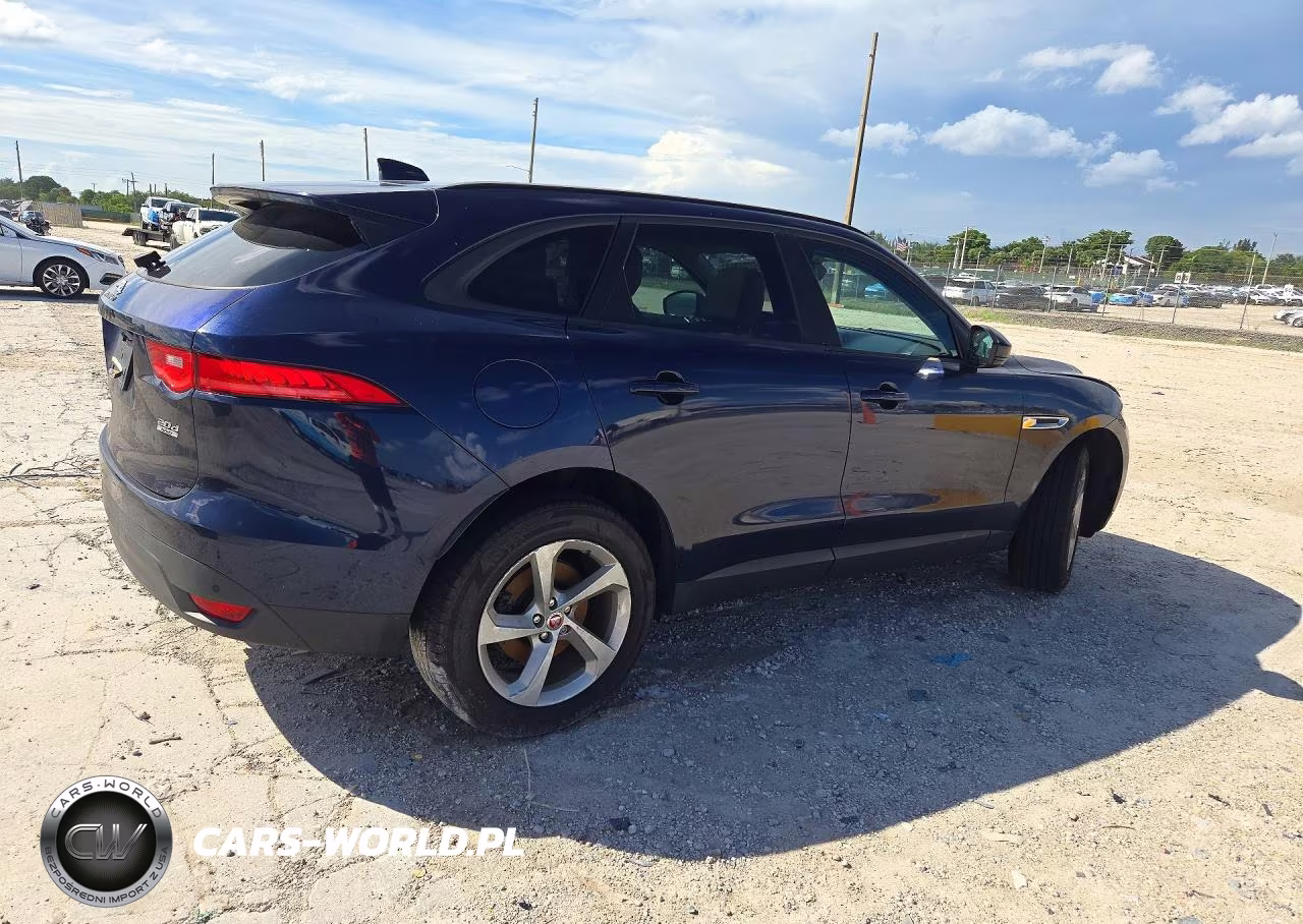 2018 Jaguar F-Pace Premium VIN:SADCJ2FN8JA274264 - 3