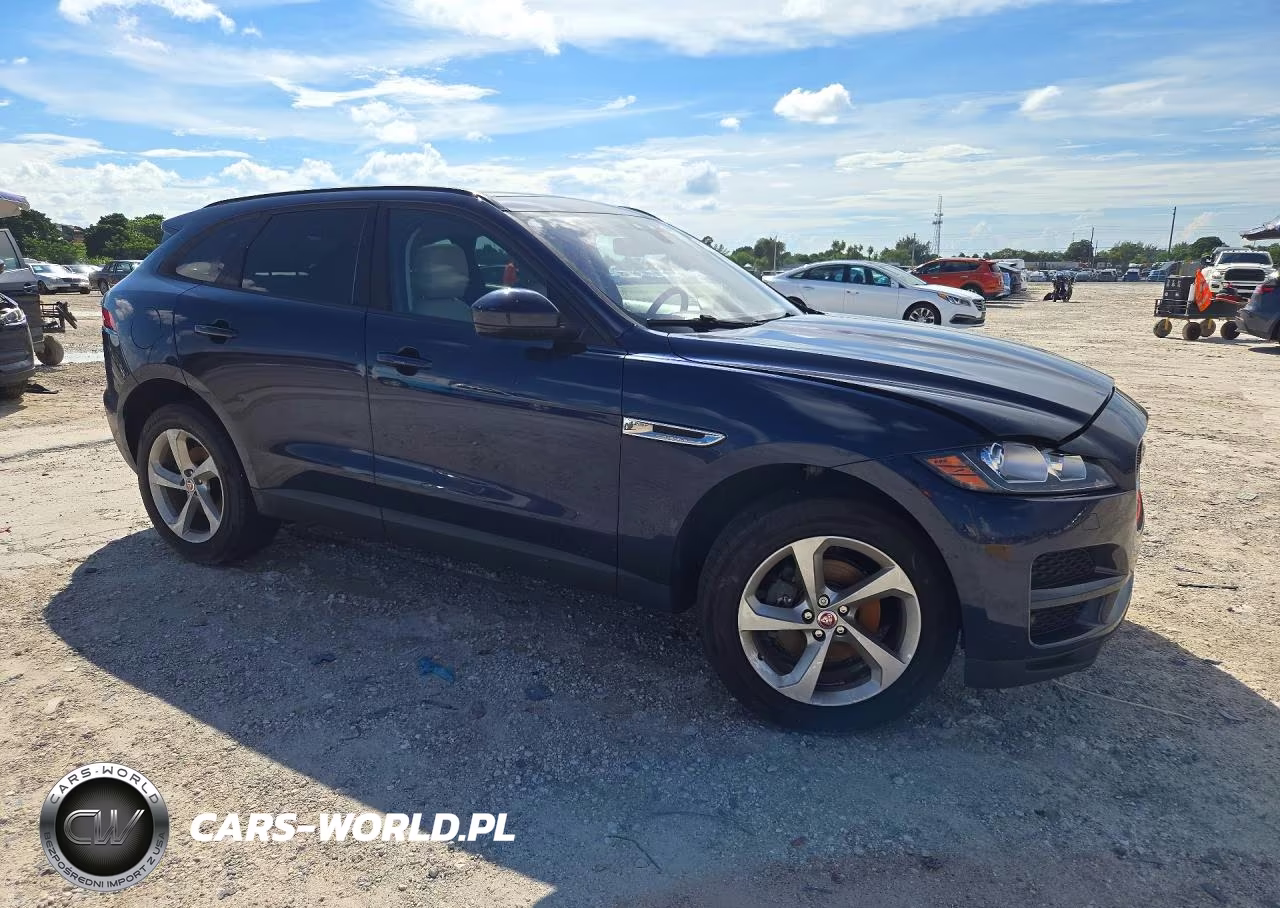 2018 Jaguar F-Pace Premium VIN:SADCJ2FN8JA274264 - 4