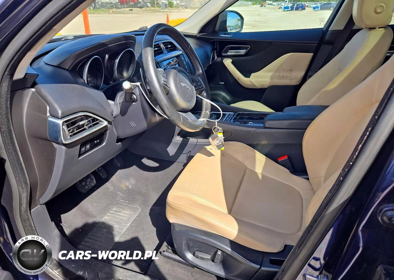 2018 Jaguar F-Pace Premium VIN:SADCJ2FN8JA274264 - 7