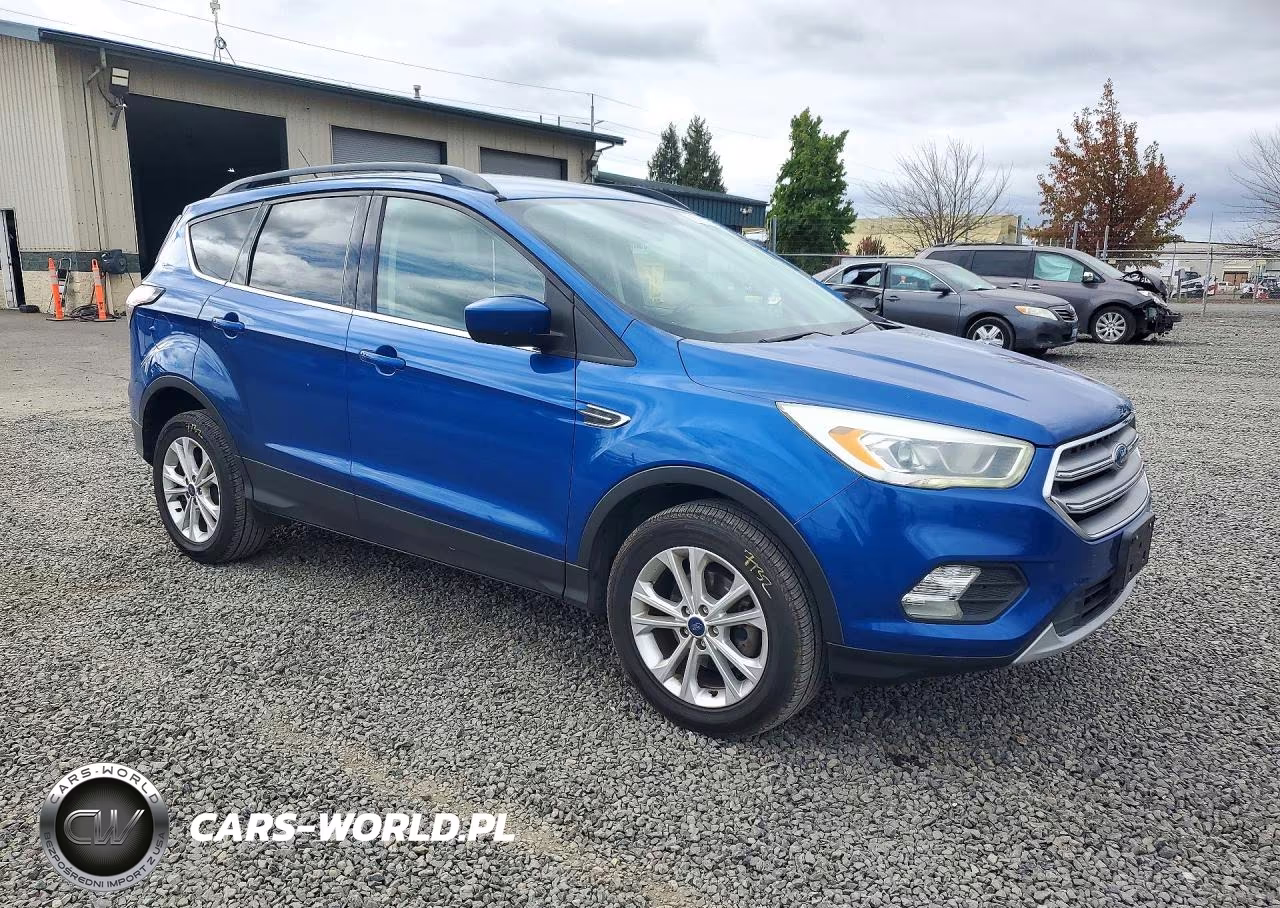 2017 Ford Escape Se VIN:1FMCU0GD1HUC28129 - 4
