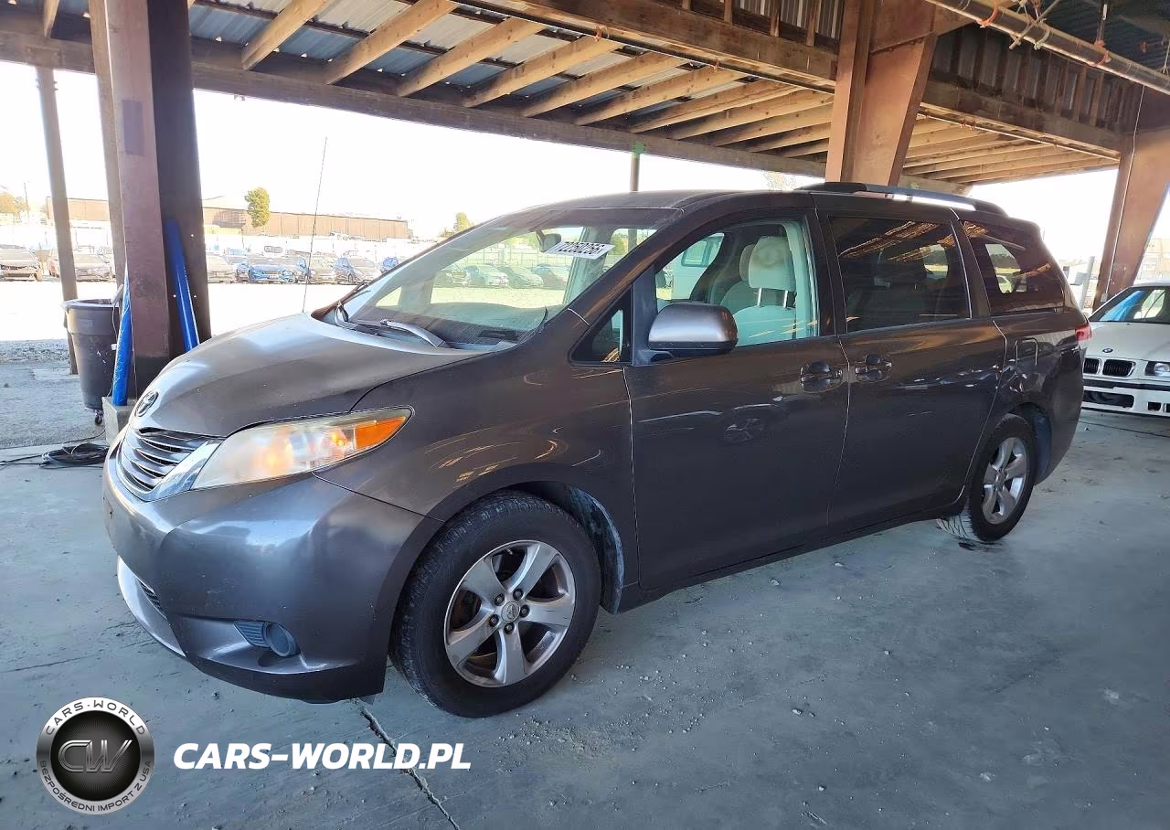 2013 Toyota Sienna Le