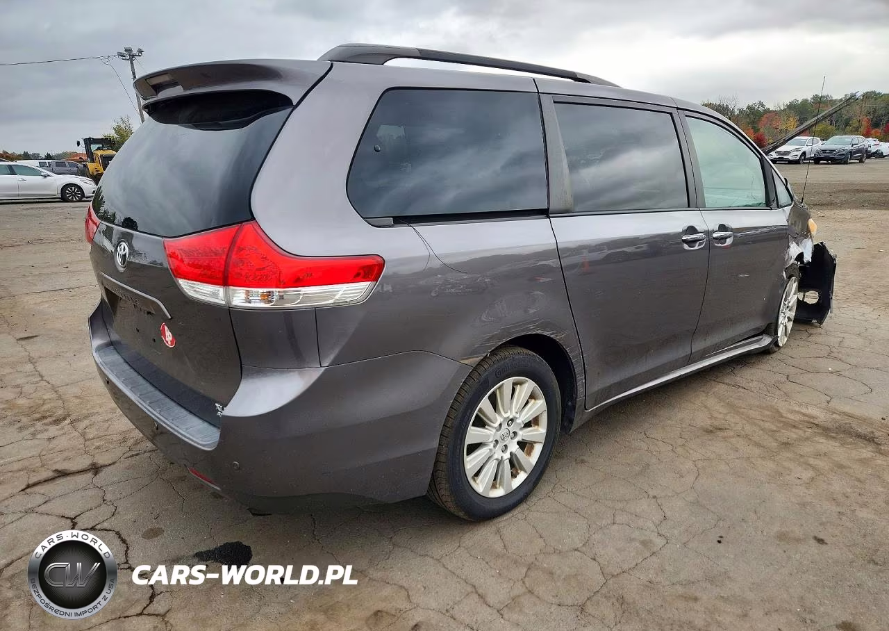 2014 Toyota Sienna Xle 7-Passenger VIN:5TDDK3DC3ES092906 - 3