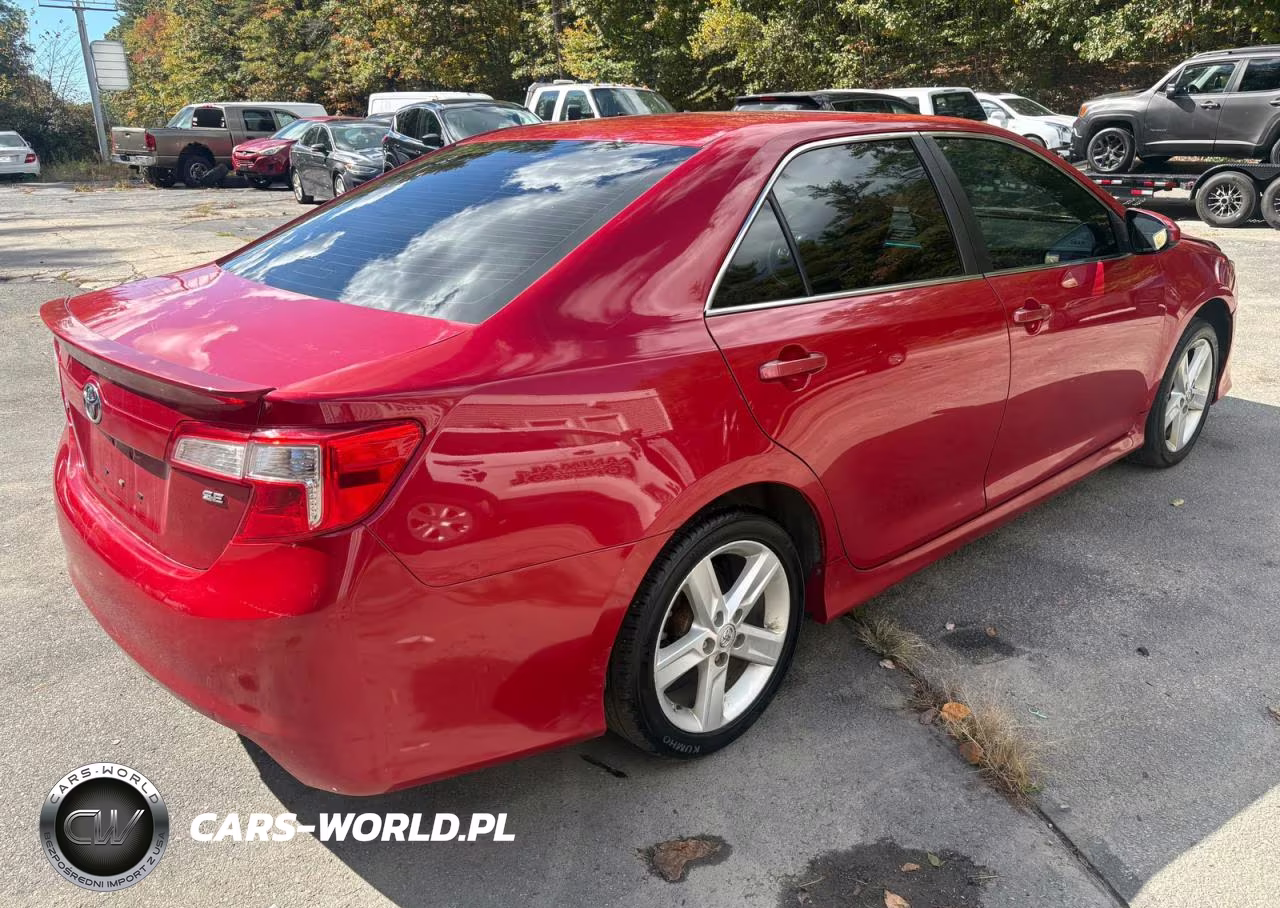 2014 Toyota Camry Se VIN:4T1BF1FK8EU818528 - 4