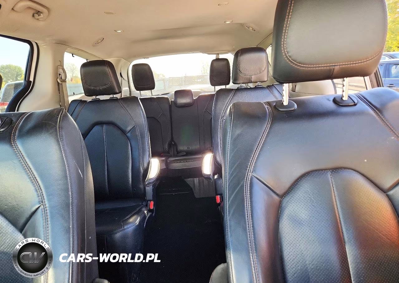 2019 Chrysler Pacifica Touring L VIN:2C4RC1BGXKR732210 - 10