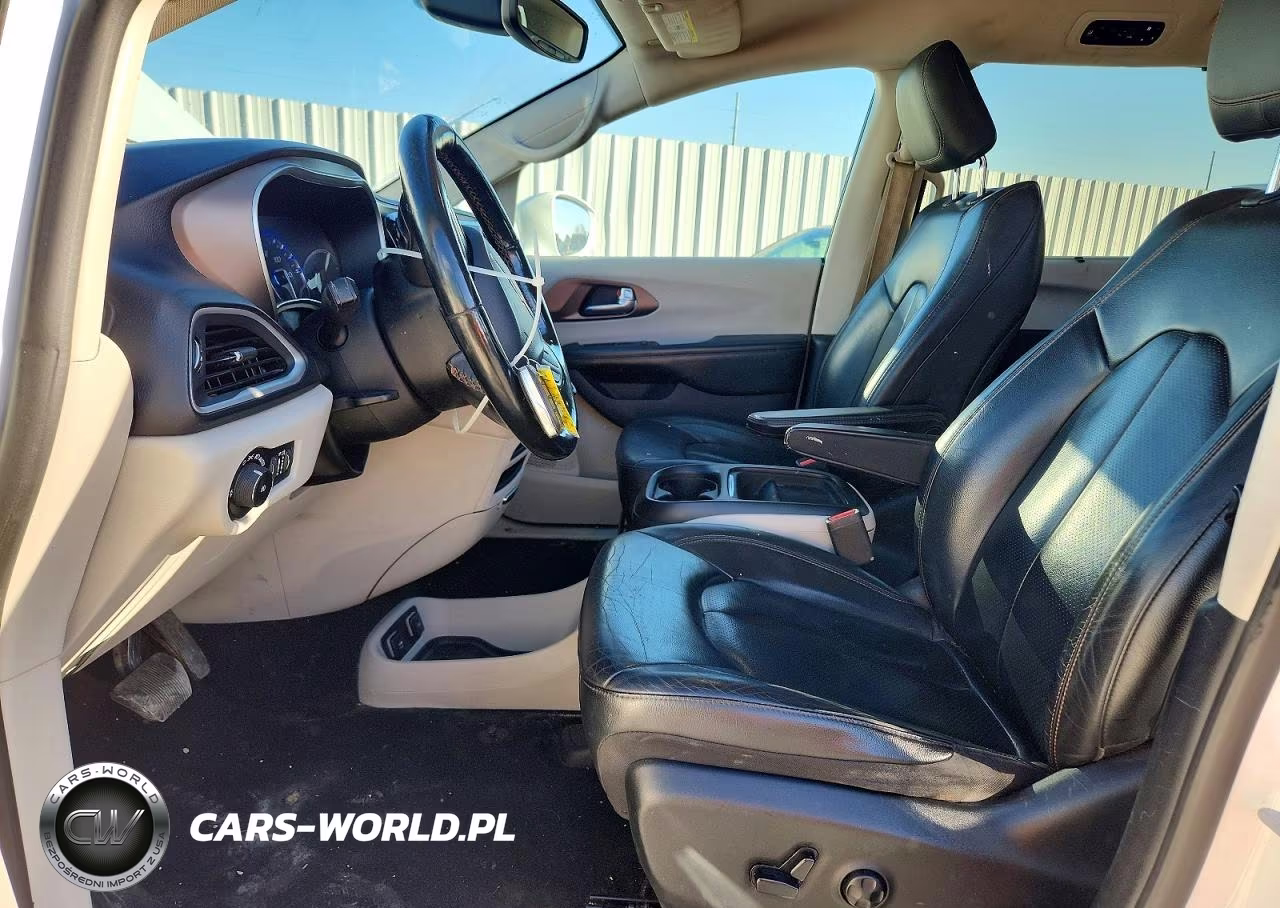 2019 Chrysler Pacifica Touring L VIN:2C4RC1BGXKR732210 - 7