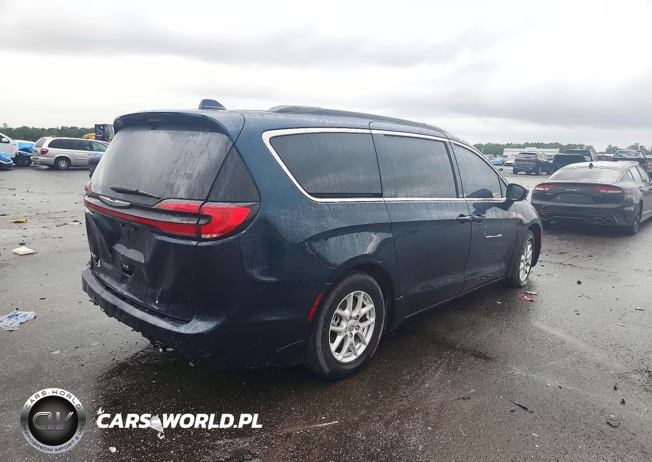 2022 Chrysler Pacifica Touring L VIN:2C4RC1BG2NR162336 - 3