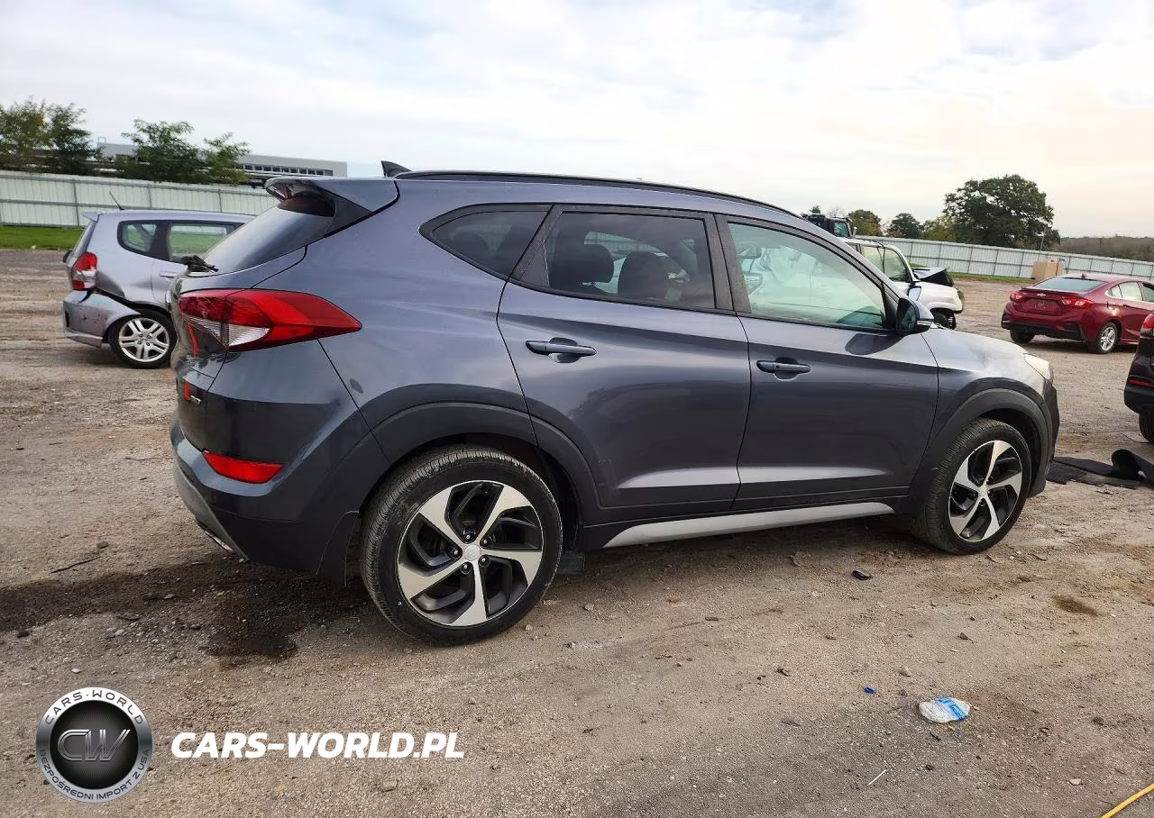 2018 Hyundai Tucson Value VIN:KM8J3CA26JU816374 - 3