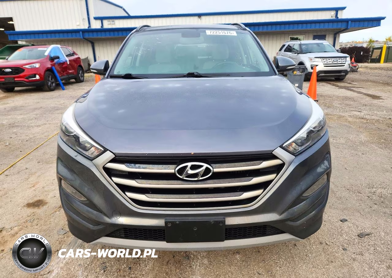 2018 Hyundai Tucson Value VIN:KM8J3CA26JU816374 - 5