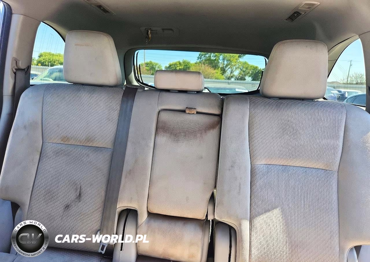 2018 Toyota Highlander Le VIN:5TDZZRFH8JS241222 - 10