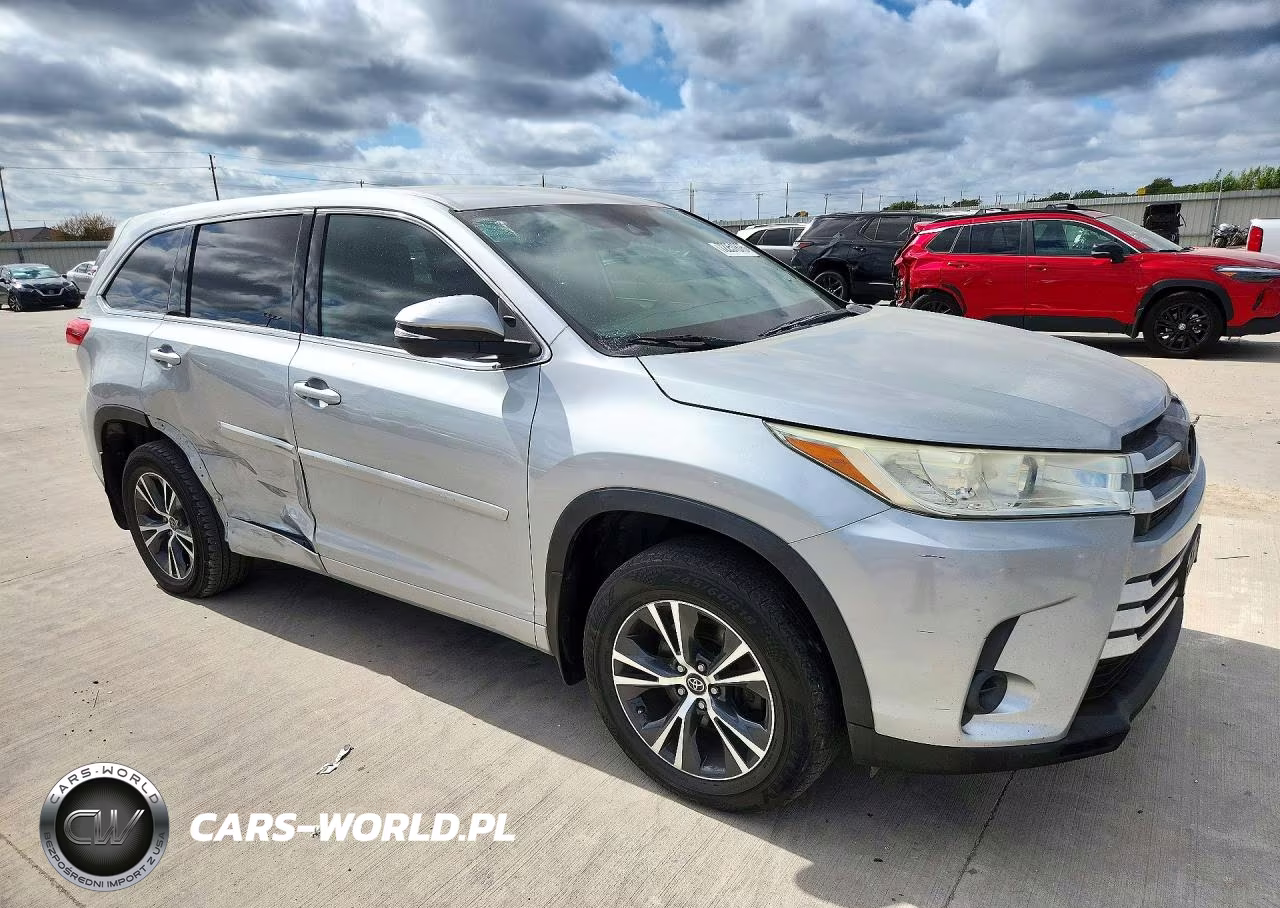 2018 Toyota Highlander Le VIN:5TDZZRFH8JS241222 - 4