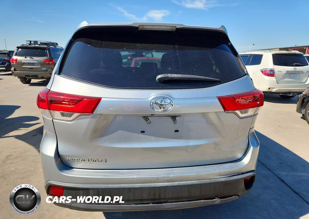 2018 Toyota Highlander Le VIN:5TDZZRFH8JS241222 - 6