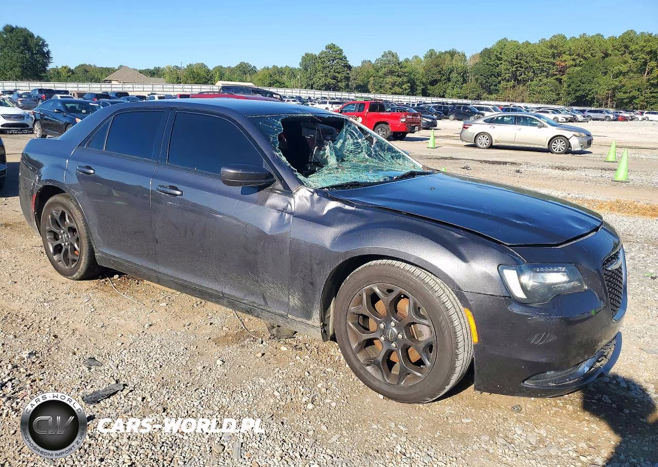 2019 Chrysler 300 S VIN:2C3CCAGG2KH539820 - 3