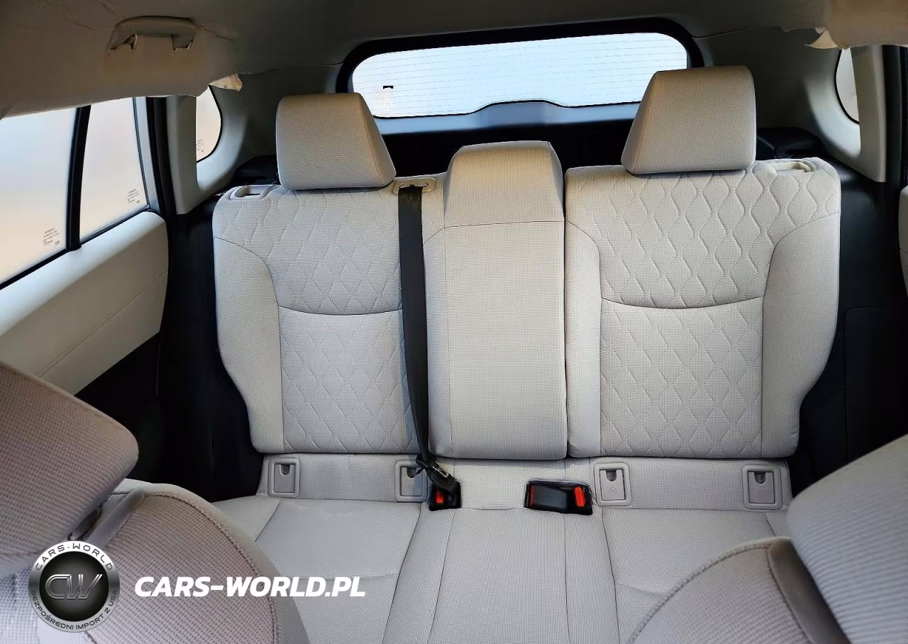 2023 Toyota Corolla Cross L VIN:7MUAAAAG7PV042665 - 10