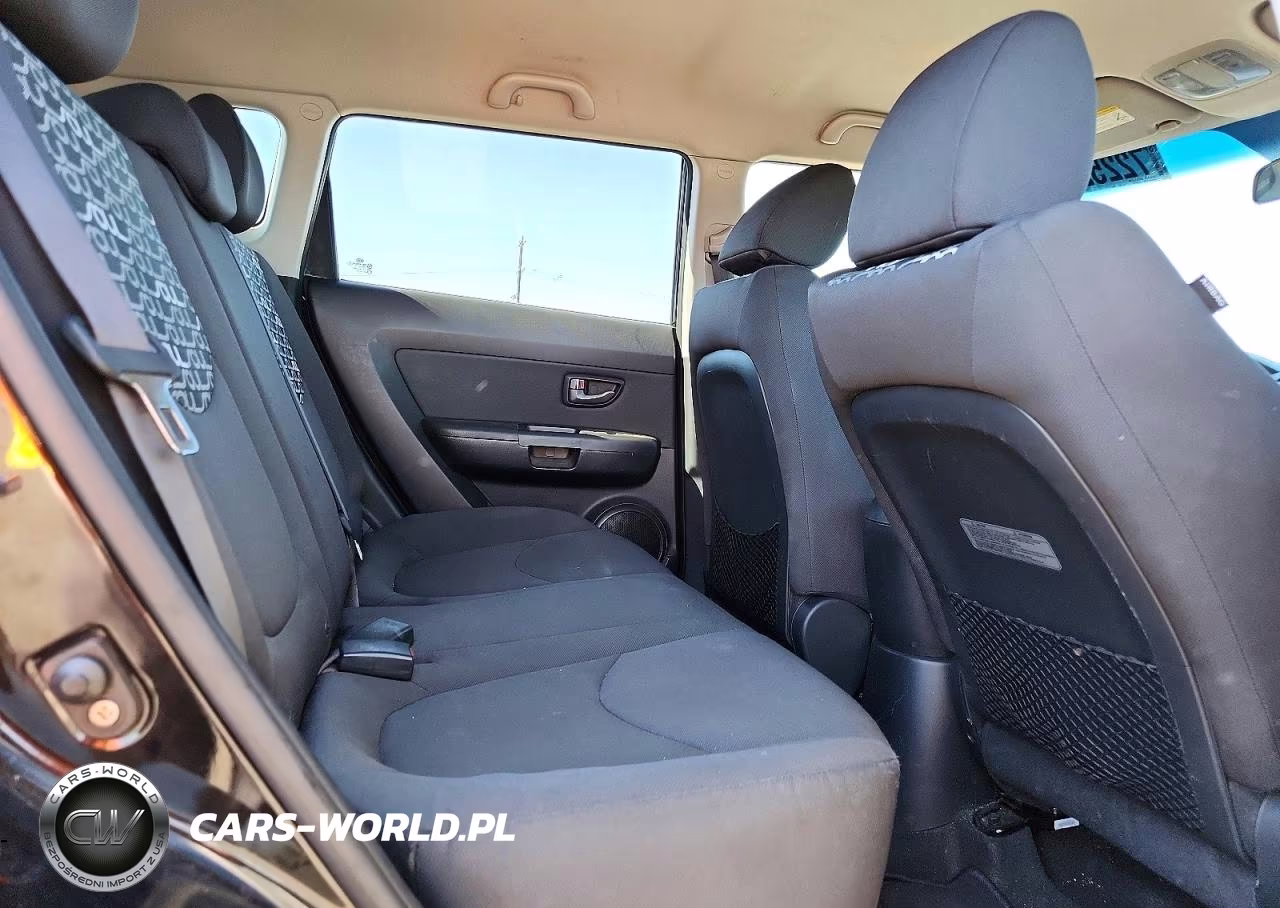 2011 Kia Soul + VIN:KNDJT2A22B7215557 - 10