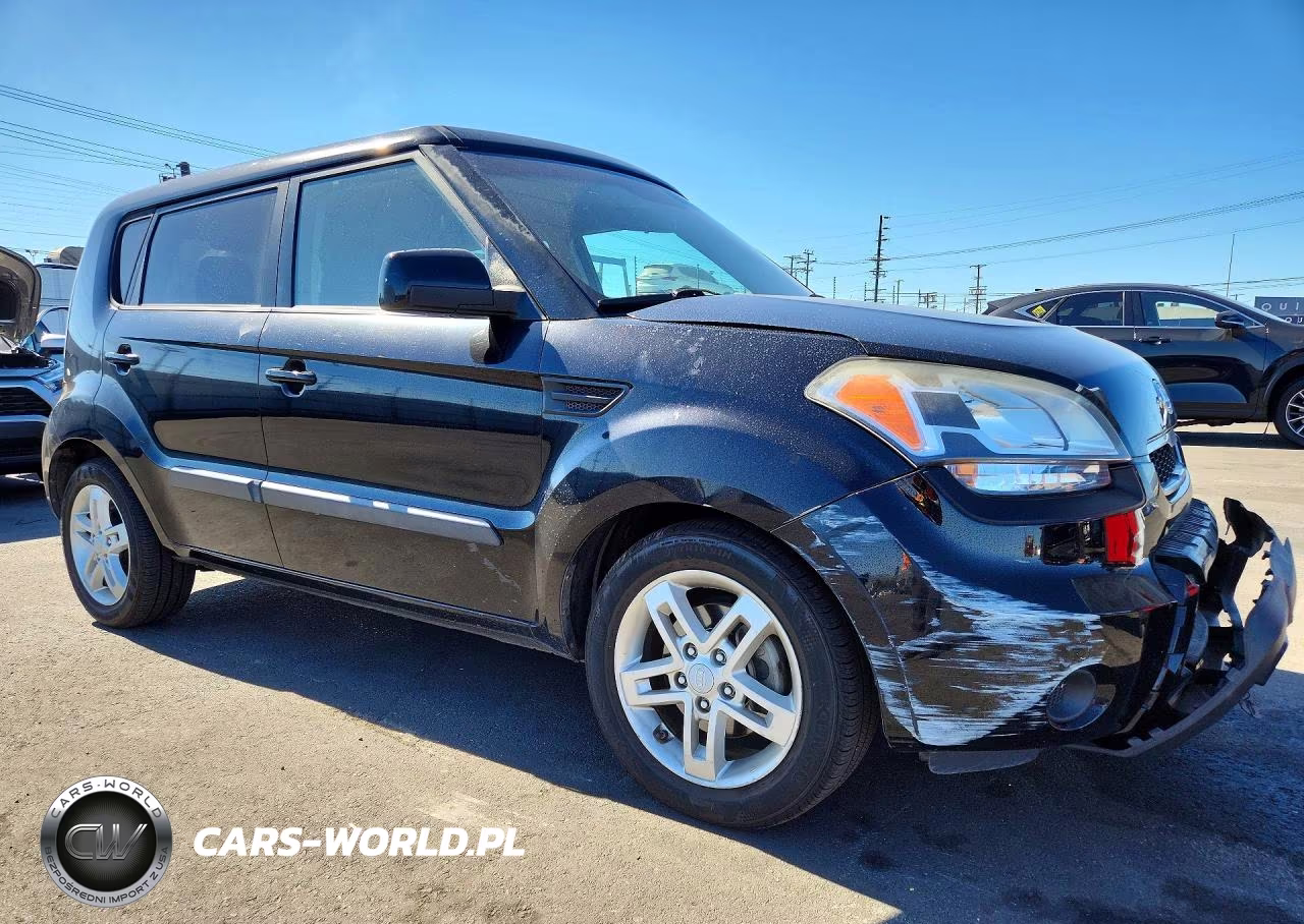 2011 Kia Soul + VIN:KNDJT2A22B7215557 - 4