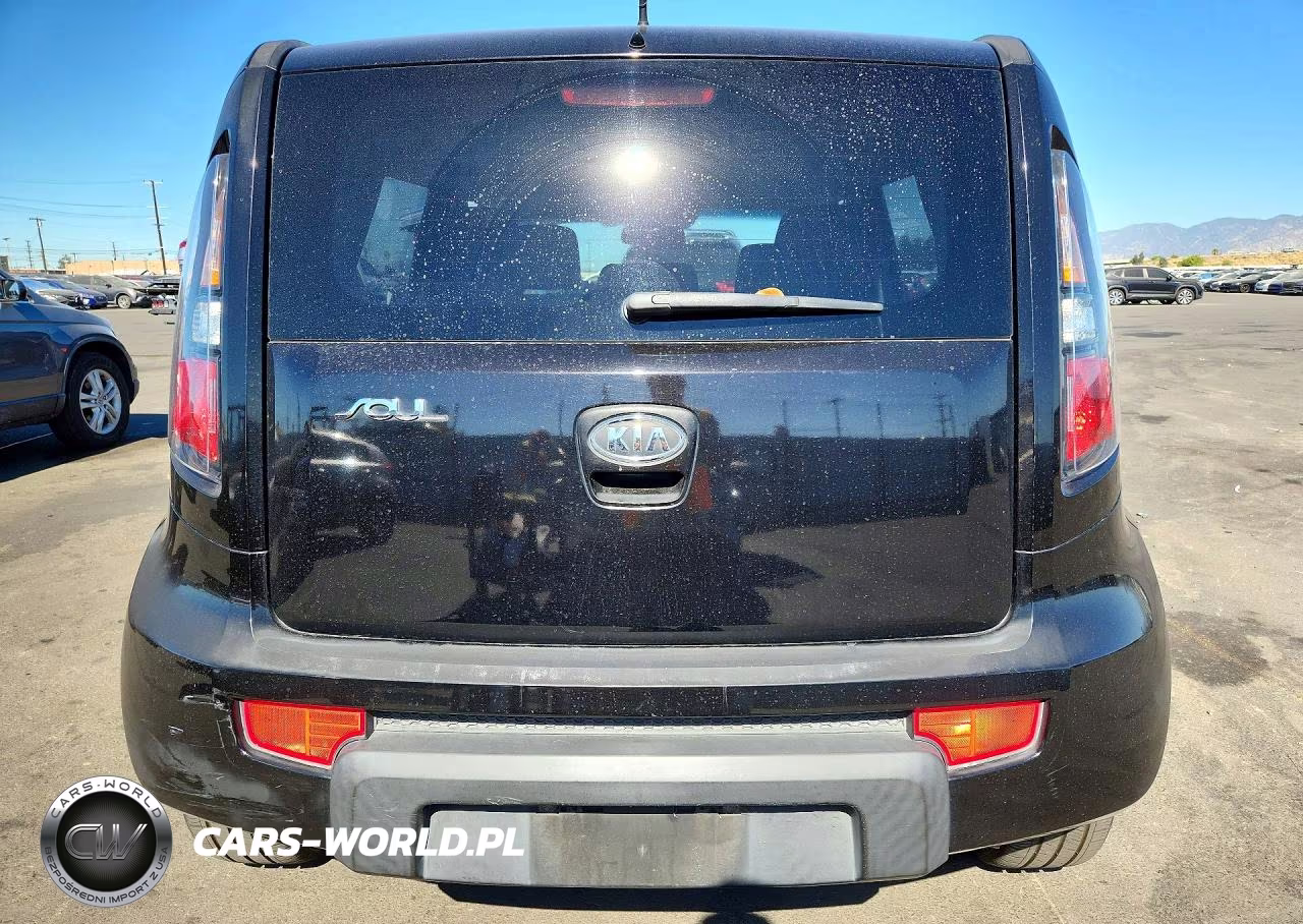 2011 Kia Soul + VIN:KNDJT2A22B7215557 - 6