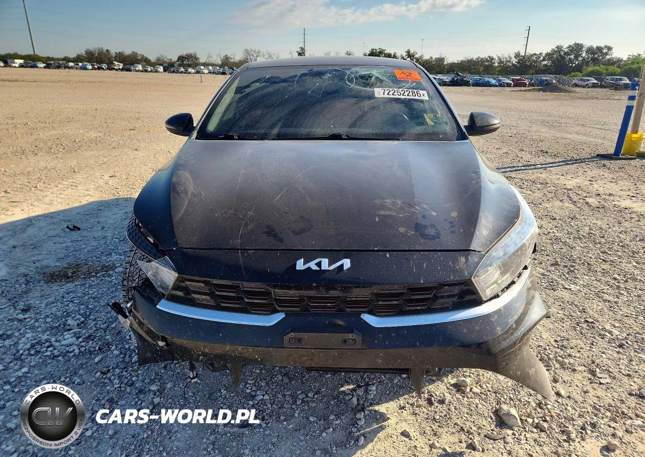 2022 Kia Forte Gt Line VIN:3KPF54ADXNE423834 - 5