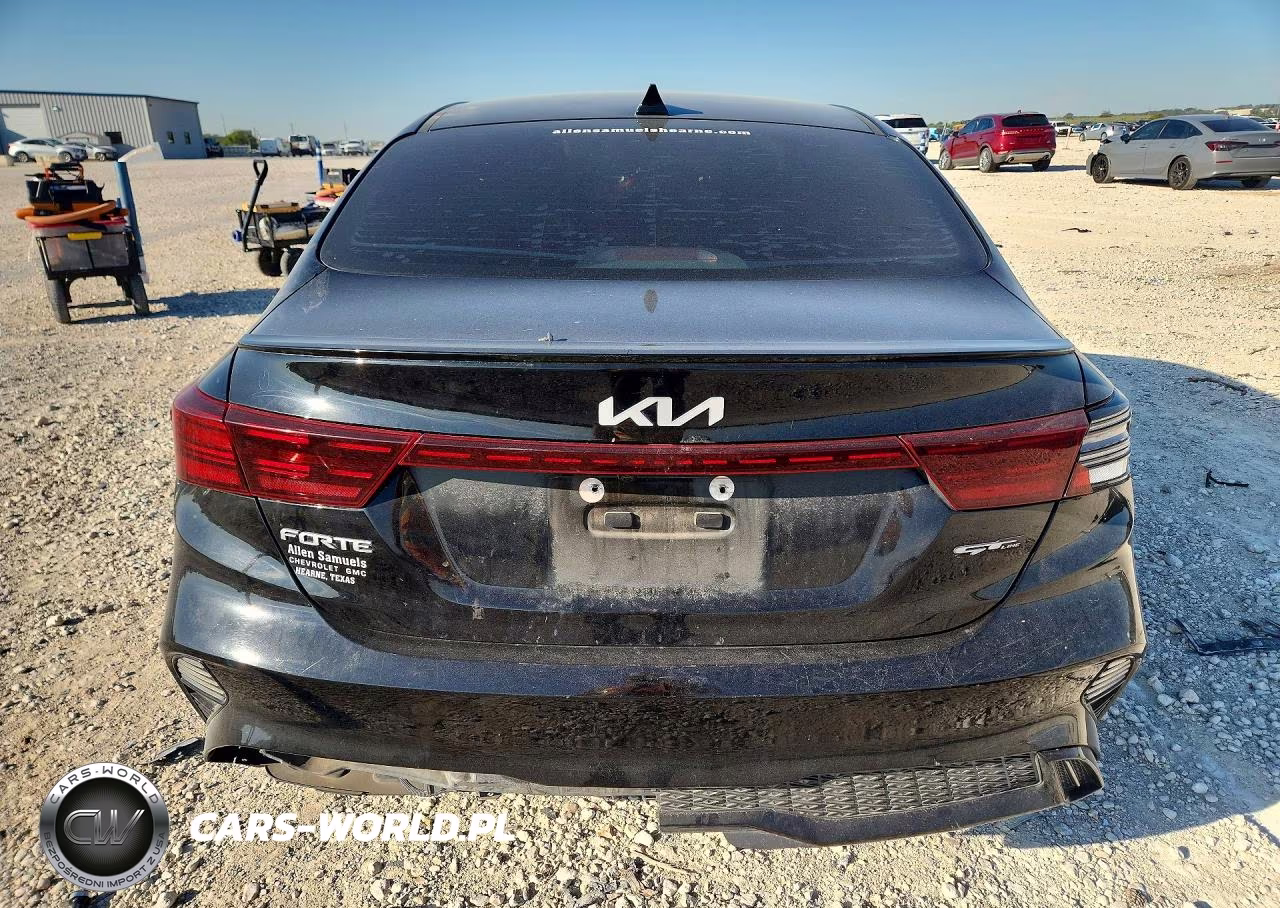 2022 Kia Forte Gt Line VIN:3KPF54ADXNE423834 - 6