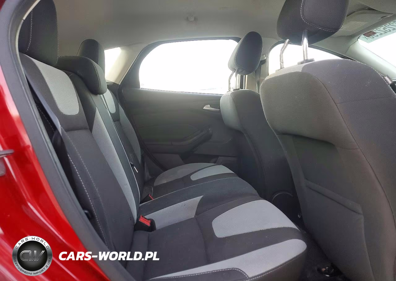 2012 Ford Focus Se VIN:1FAHP3K29CL104400 - 10