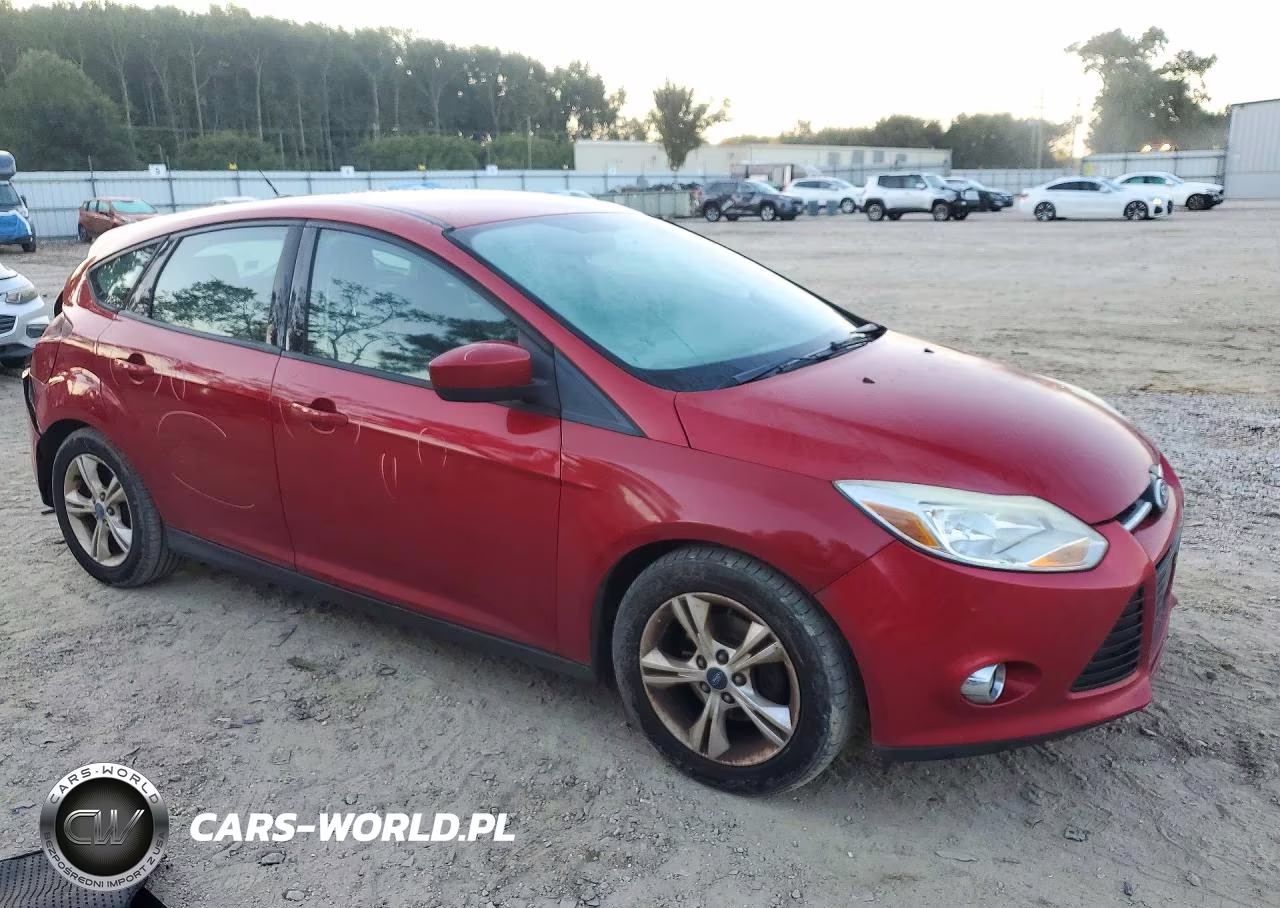 2012 Ford Focus Se VIN:1FAHP3K29CL104400 - 4