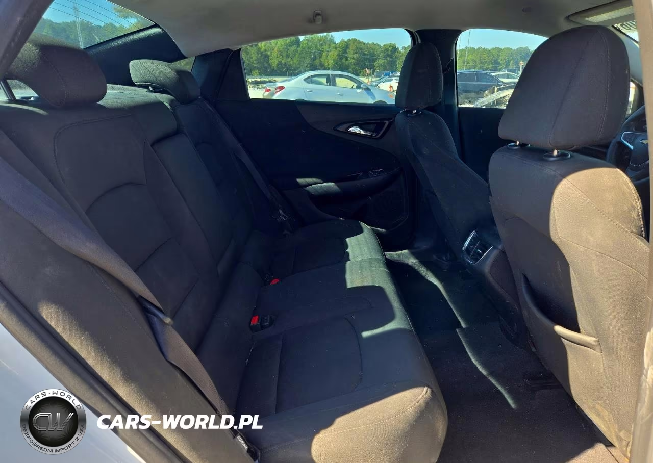 2017 Chevrolet Malibu Lt VIN:1G1ZE5ST6HF129603 - 10