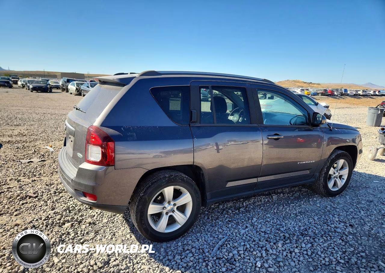 2017 Jeep Compass Latitude VIN:1C4NJDEBXHD105086 - 3