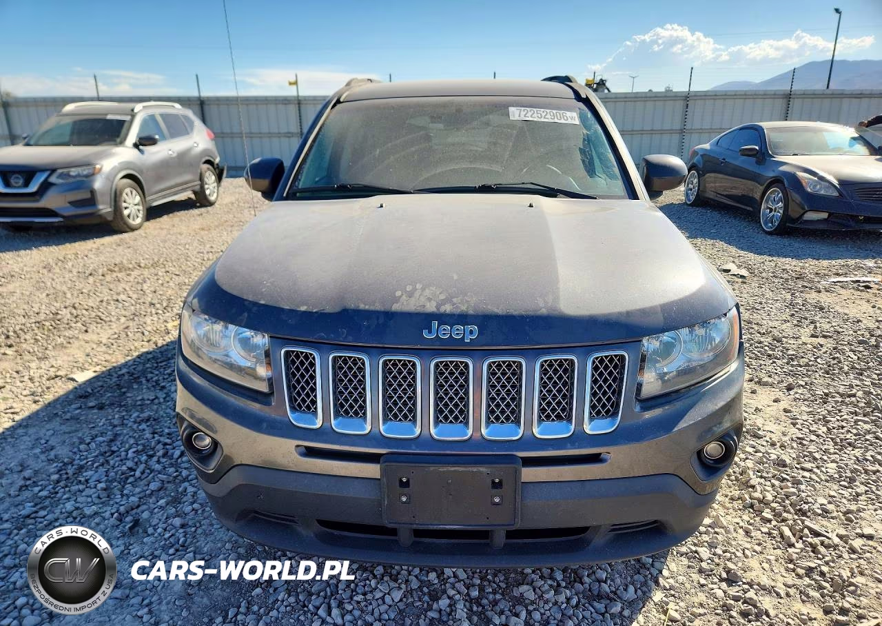 2017 Jeep Compass Latitude VIN:1C4NJDEBXHD105086 - 5