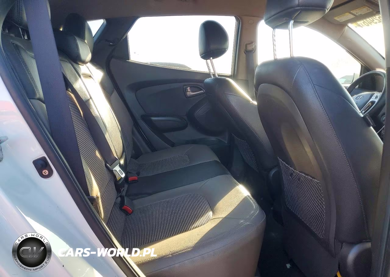 2011 Hyundai Tucson Gls VIN:KM8JU3AC2BU285990 - 11
