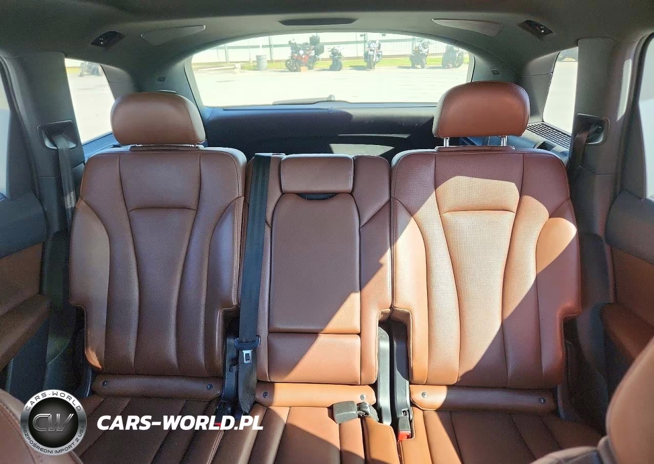2018 Audi Q7 Prestige VIN:WA1VAAF74JD054175 - 10