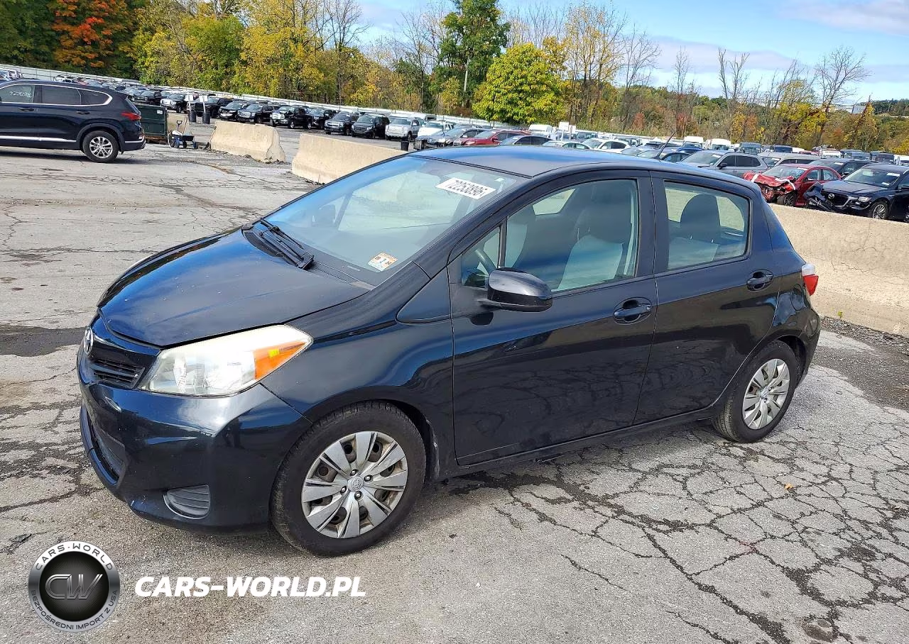2012 Toyota Yaris 5-Door Le – zdjęcie 1 z 12
