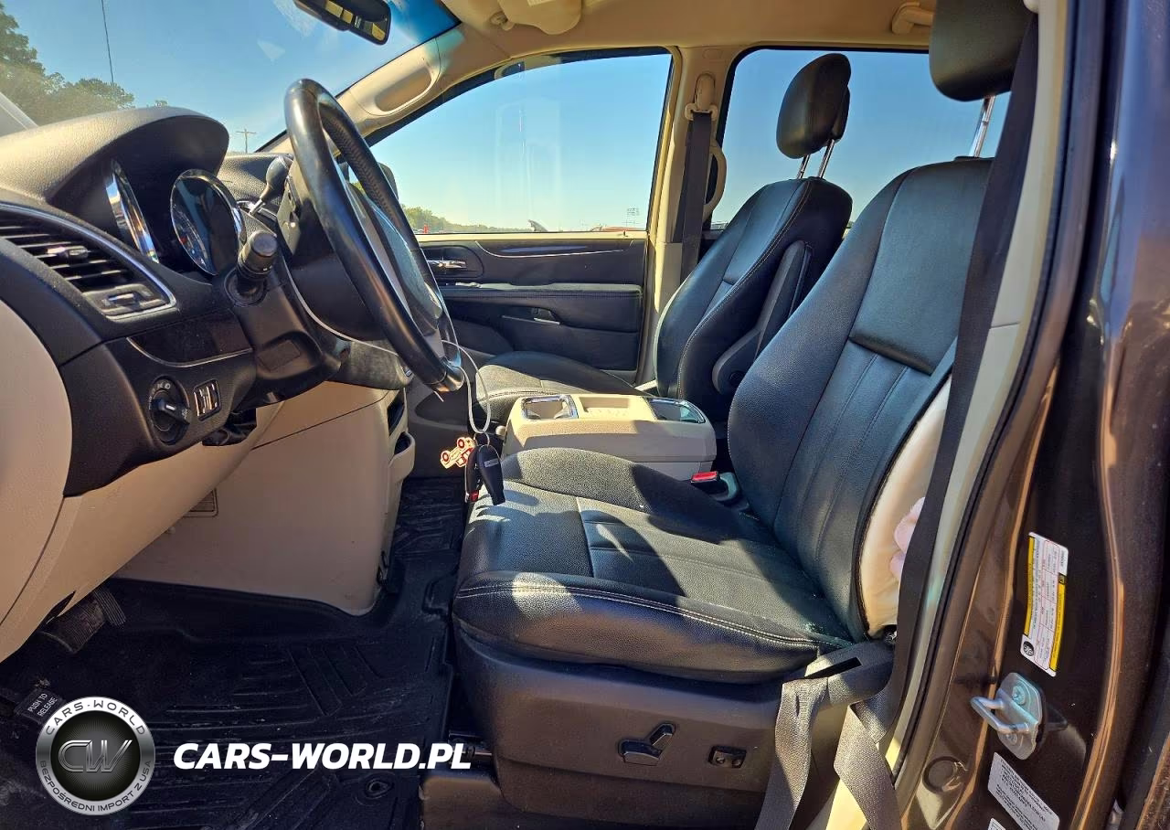 2016 Chrysler Town & Country Touring VIN:2C4RC1BG4GR206002 - 7