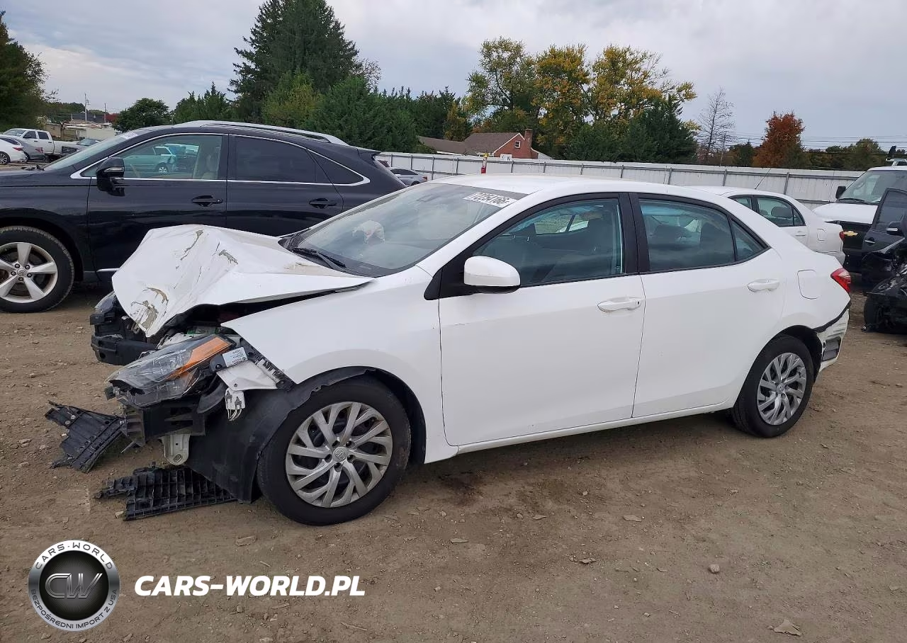 2017 Toyota Corolla Le VIN:2T1BURHEXHC948411 - 1