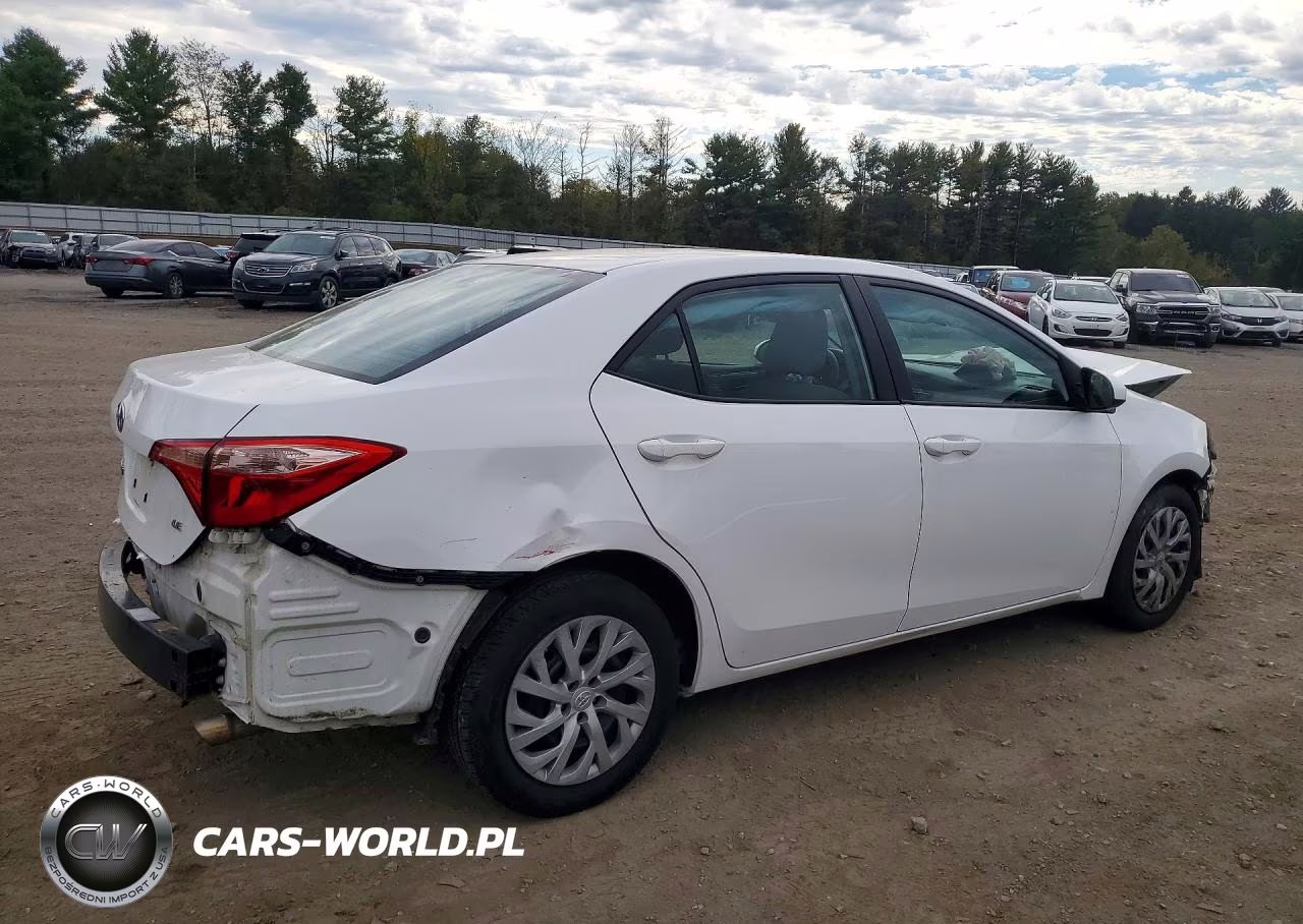 2017 Toyota Corolla Le VIN:2T1BURHEXHC948411 - 3