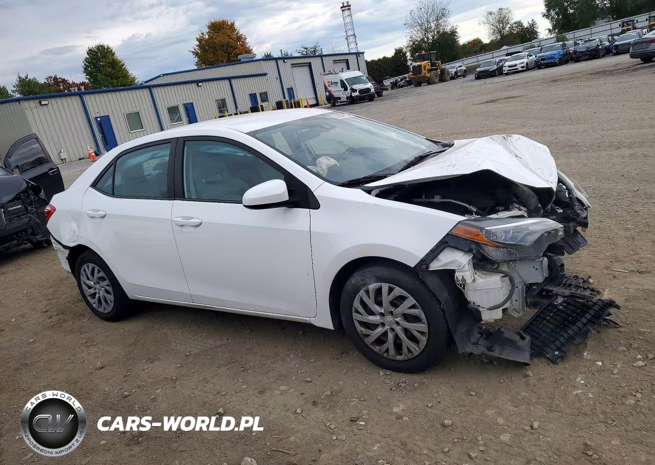2017 Toyota Corolla Le VIN:2T1BURHEXHC948411 - 4