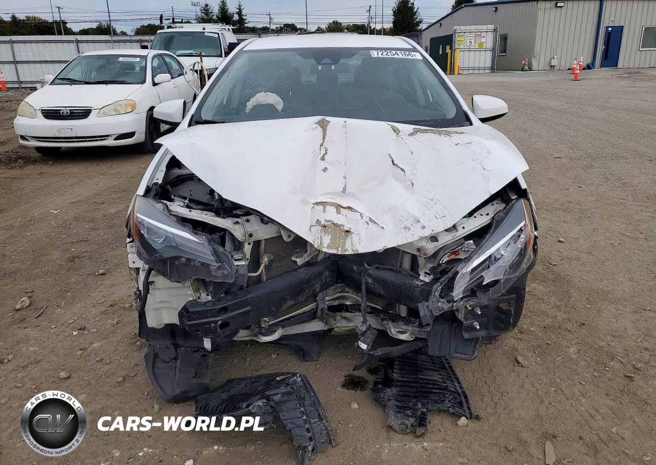2017 Toyota Corolla Le VIN:2T1BURHEXHC948411 - 5