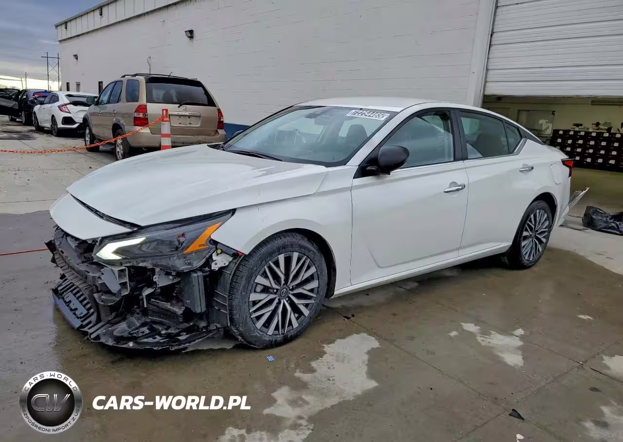 2024 Nissan Altima Sv