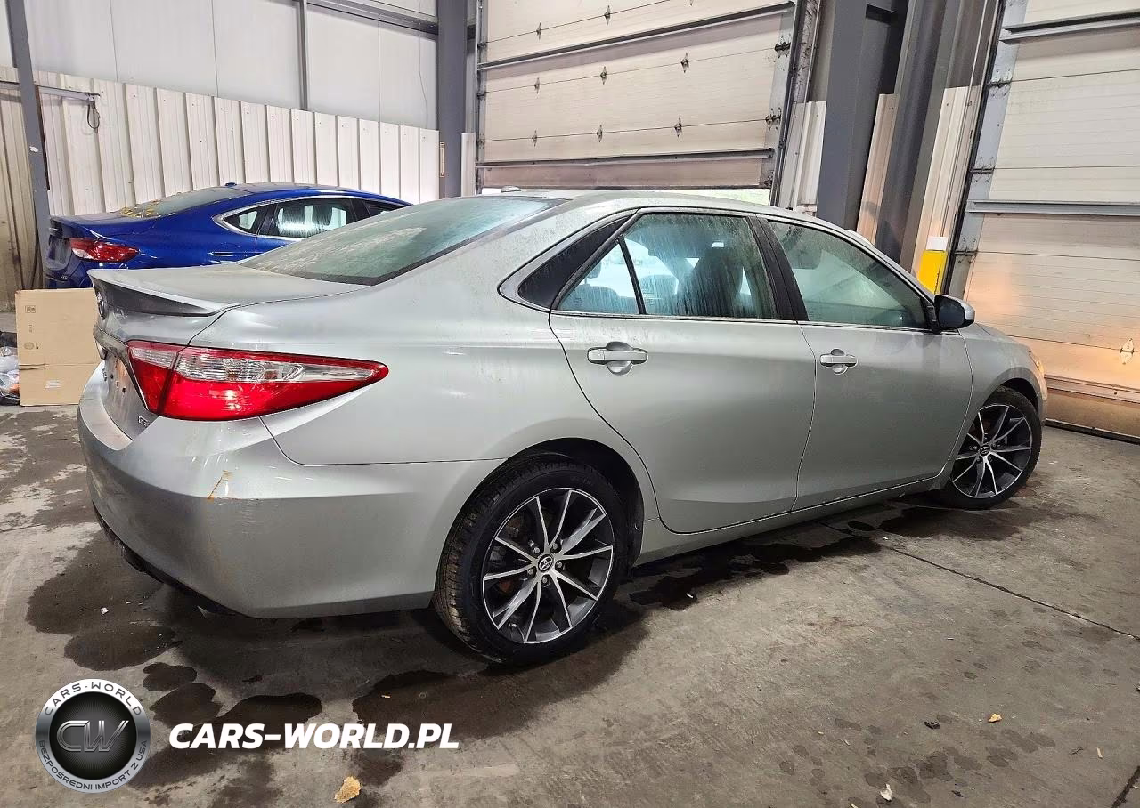 2016 Toyota Camry Xse VIN:4T1BF1FK4GU568529 - 3