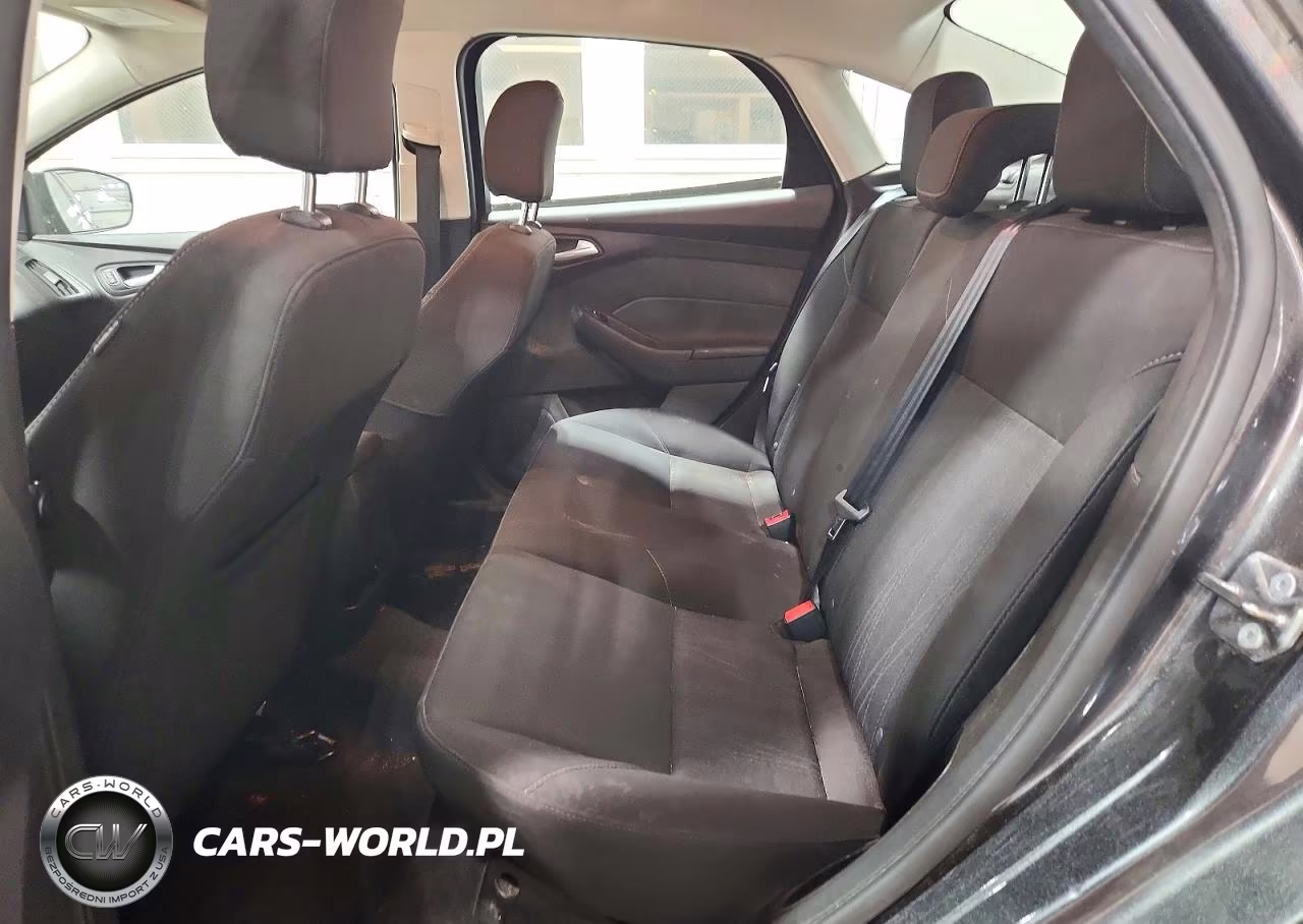 2017 Ford Focus Se VIN:1FADP3F20HL221864 - 10