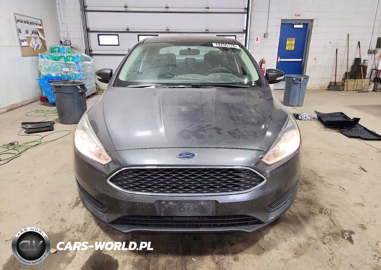 2017 Ford Focus Se VIN:1FADP3F20HL221864 - 5