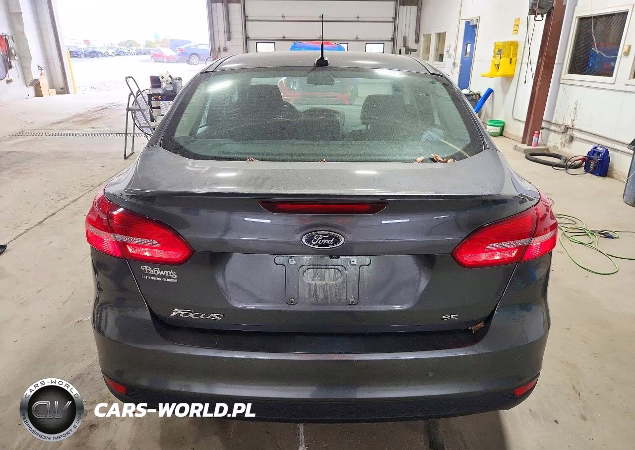 2017 Ford Focus Se VIN:1FADP3F20HL221864 - 6