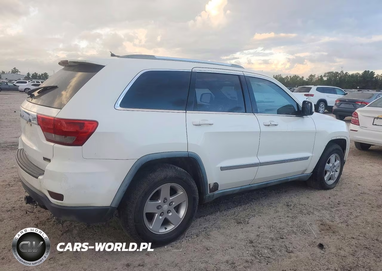 2011 Jeep Grand Cherokee Laredo VIN:1J4RR4GG9BC551062 - 3