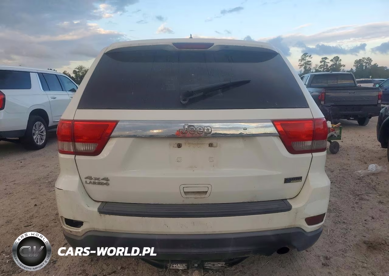 2011 Jeep Grand Cherokee Laredo VIN:1J4RR4GG9BC551062 - 6