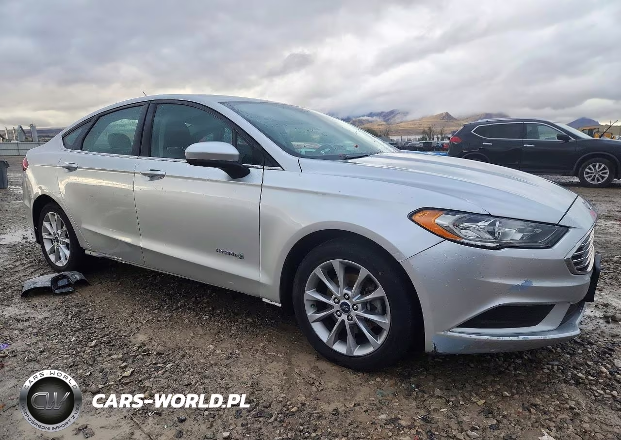 2017 Ford Fusion Se Hybrid VIN:3FA6P0LU9HR355402 - 4