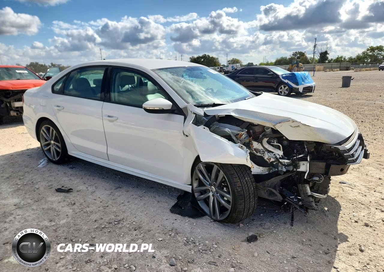 2018 Volkswagen Passat S VIN:1VWAA7A32JC002414 - 4