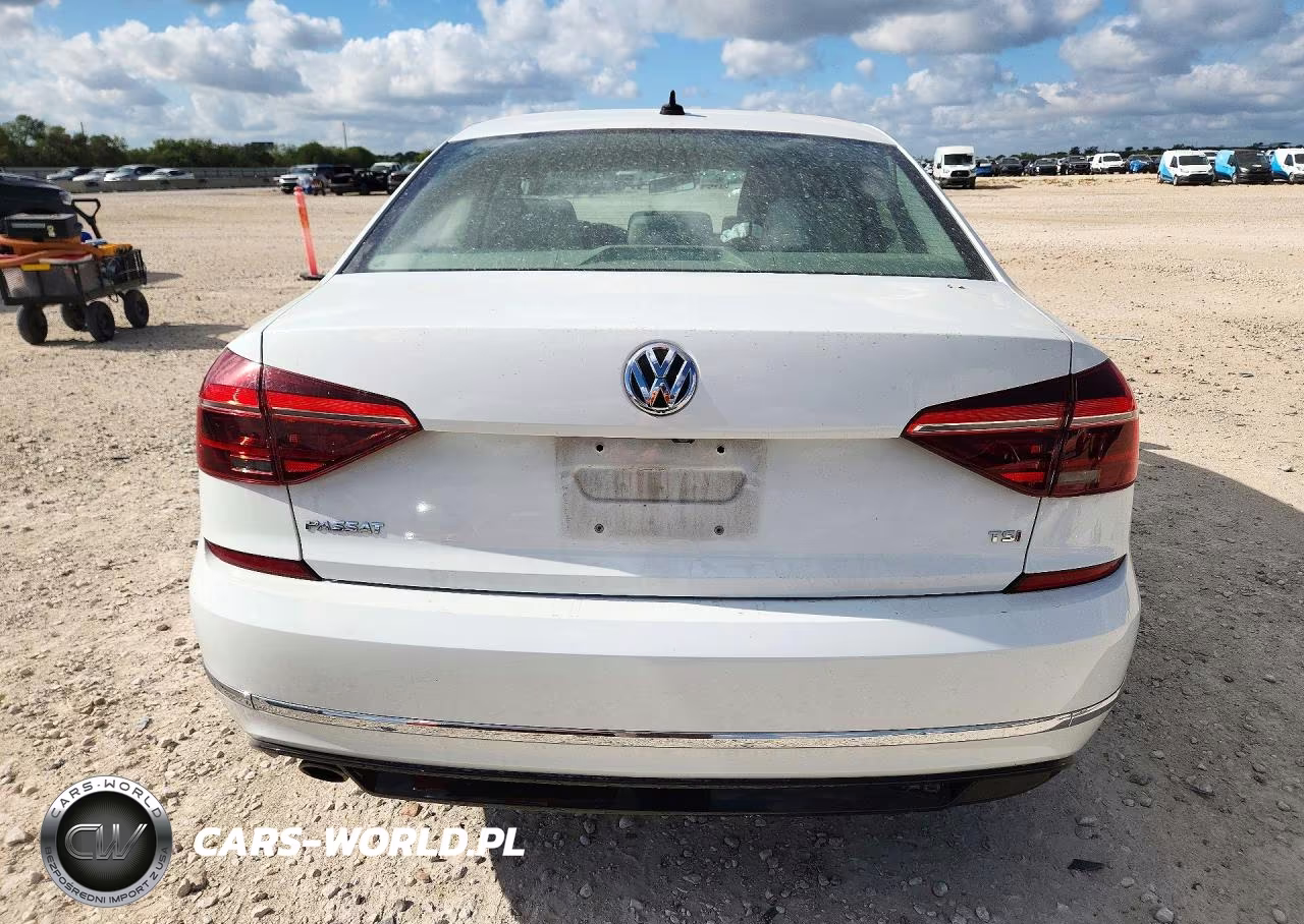 2018 Volkswagen Passat S VIN:1VWAA7A32JC002414 - 6