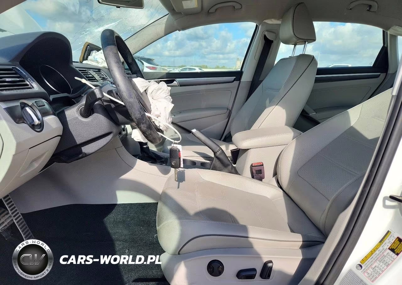 2018 Volkswagen Passat S VIN:1VWAA7A32JC002414 - 7